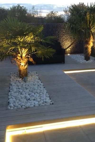 Op Zoek Naar Inspiratie Voor Een Strakke Tuin Op Woonblog Vind Je 17 Ideeen Vo My Bilder Modern Garden Lighting Garden Lighting Design Modern Garden
