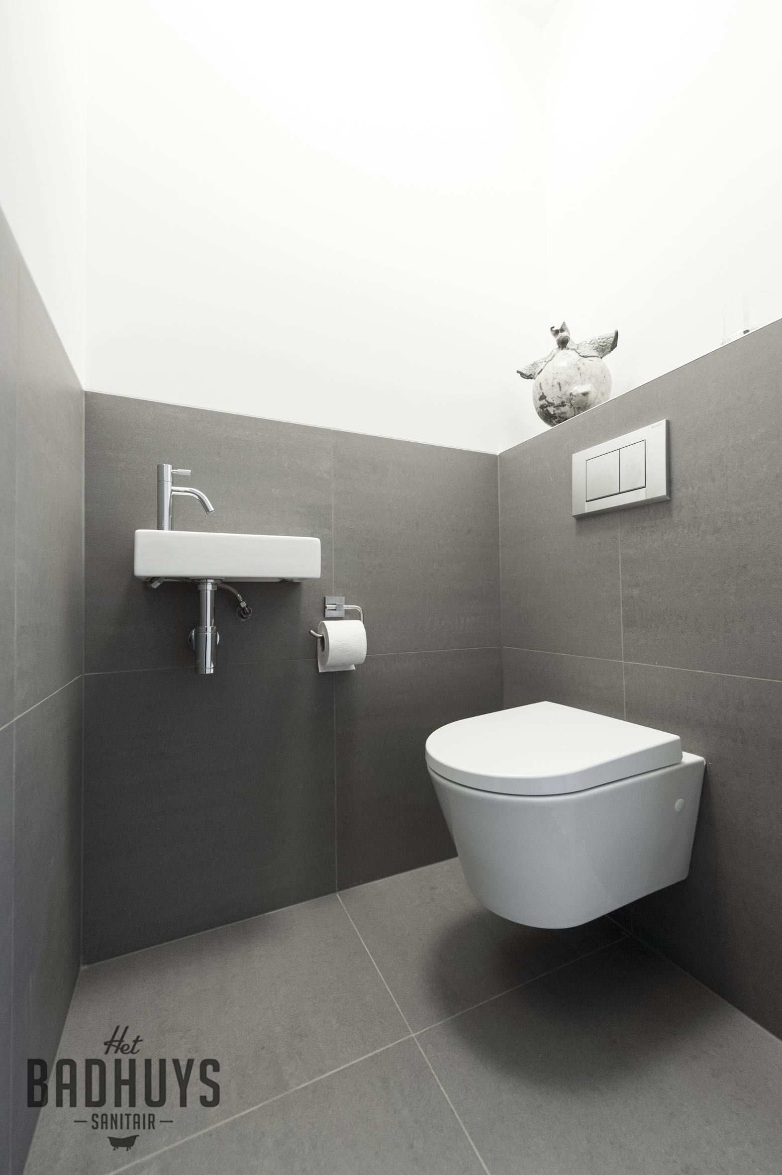 Modern Toilet In Grijs En Wit Het Badhuys Breda Badkamer
