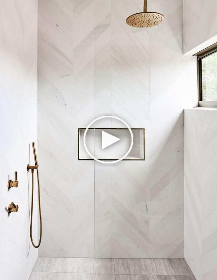 Moderne Badkamer Met Moderne Witte Visgraat Tegel In Wandeling In